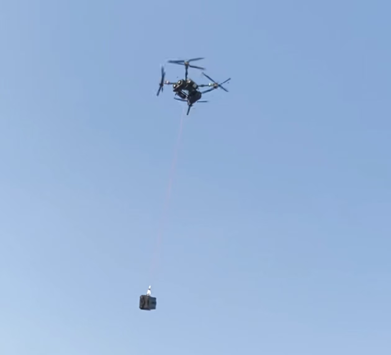 FC100氢电版运载机在金华邮政完成飞行首秀！